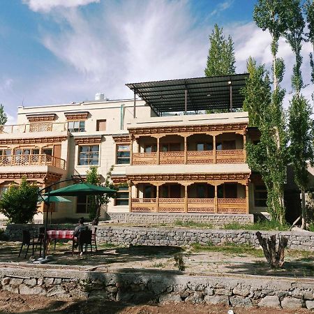 Hotel Sindhu Residency She Exteriér fotografie